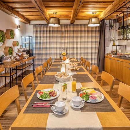 Hotel Lidovy Dum Bzenec Ngoại thất bức ảnh