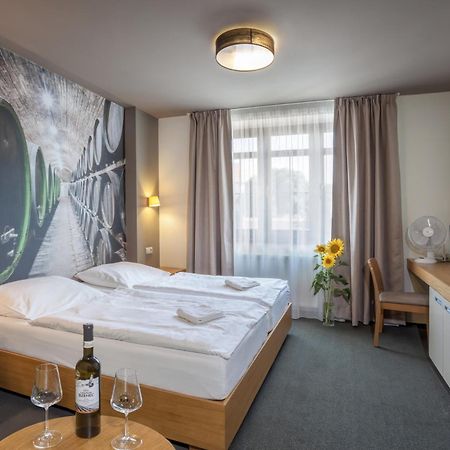 Hotel Lidovy Dum Bzenec Ngoại thất bức ảnh