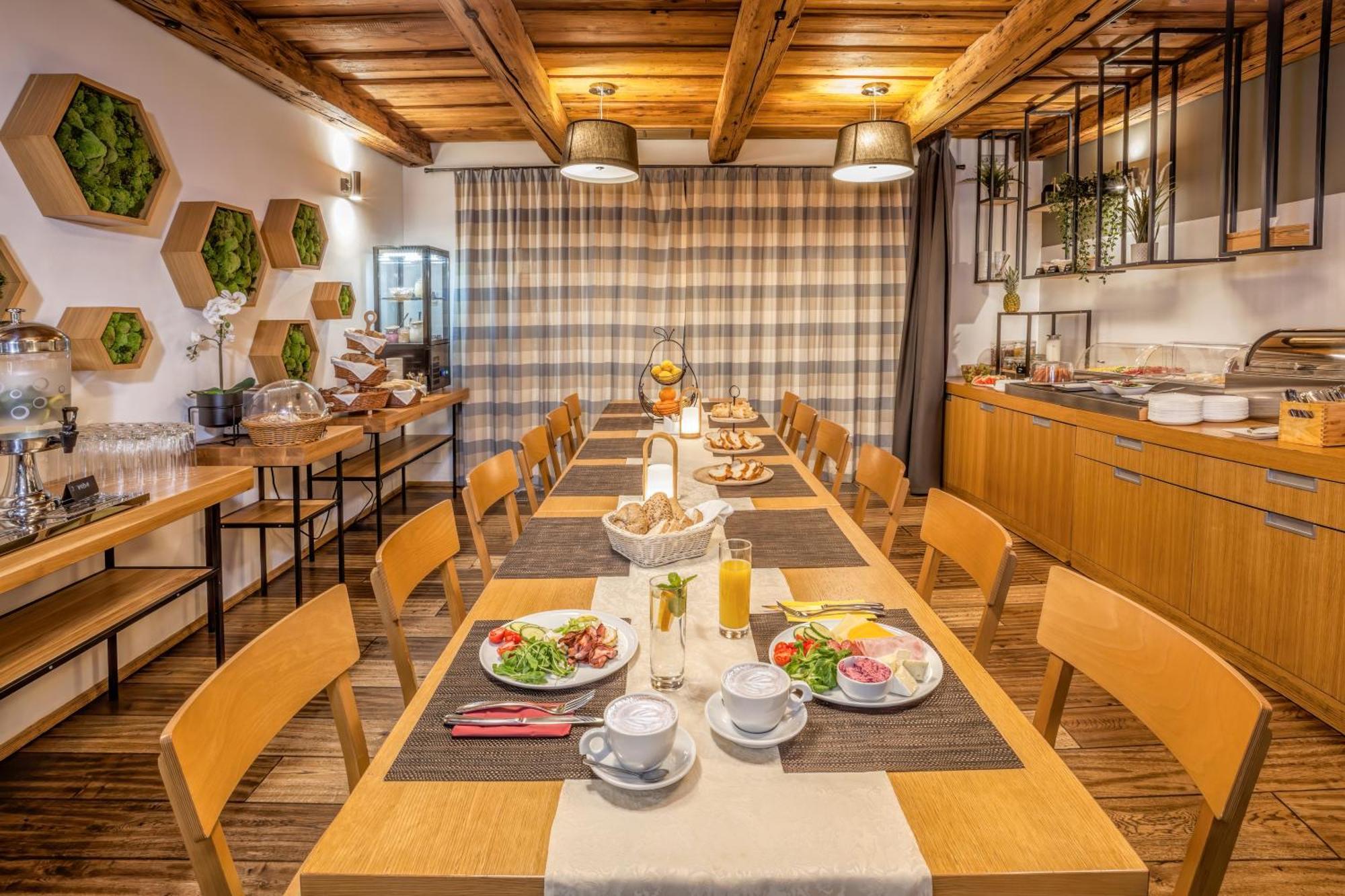 Hotel Lidovy Dum Bzenec Ngoại thất bức ảnh