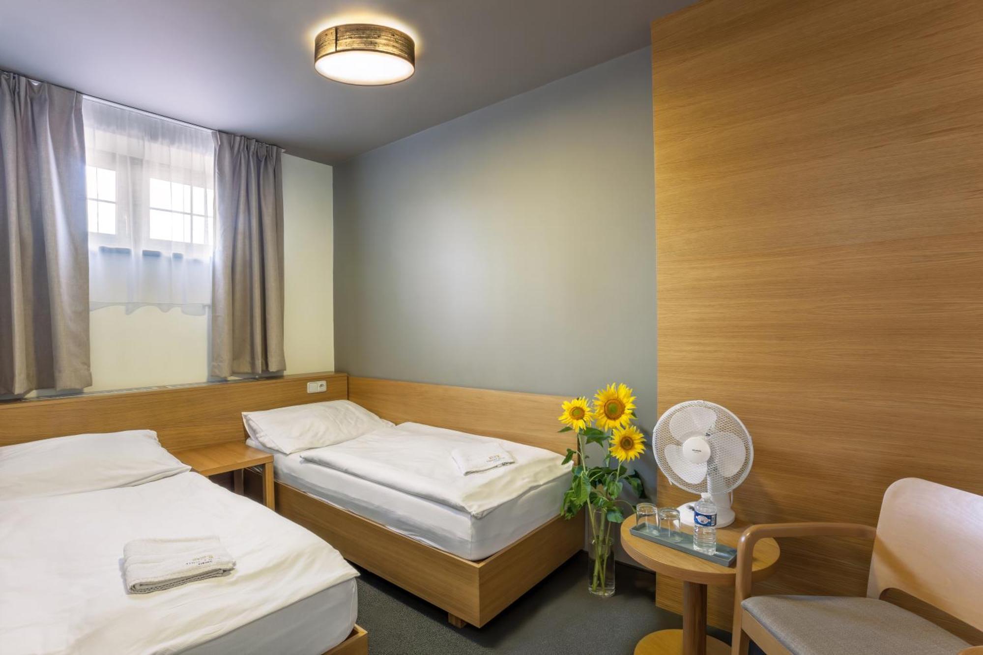 Hotel Lidovy Dum Bzenec Ngoại thất bức ảnh