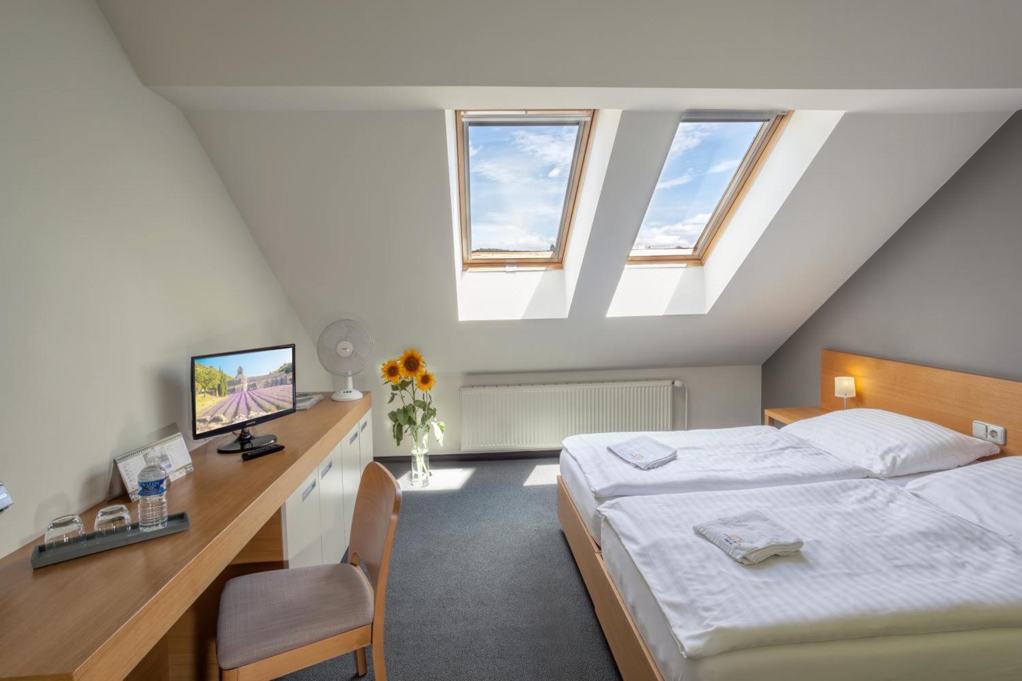 Hotel Lidovy Dum Bzenec Ngoại thất bức ảnh