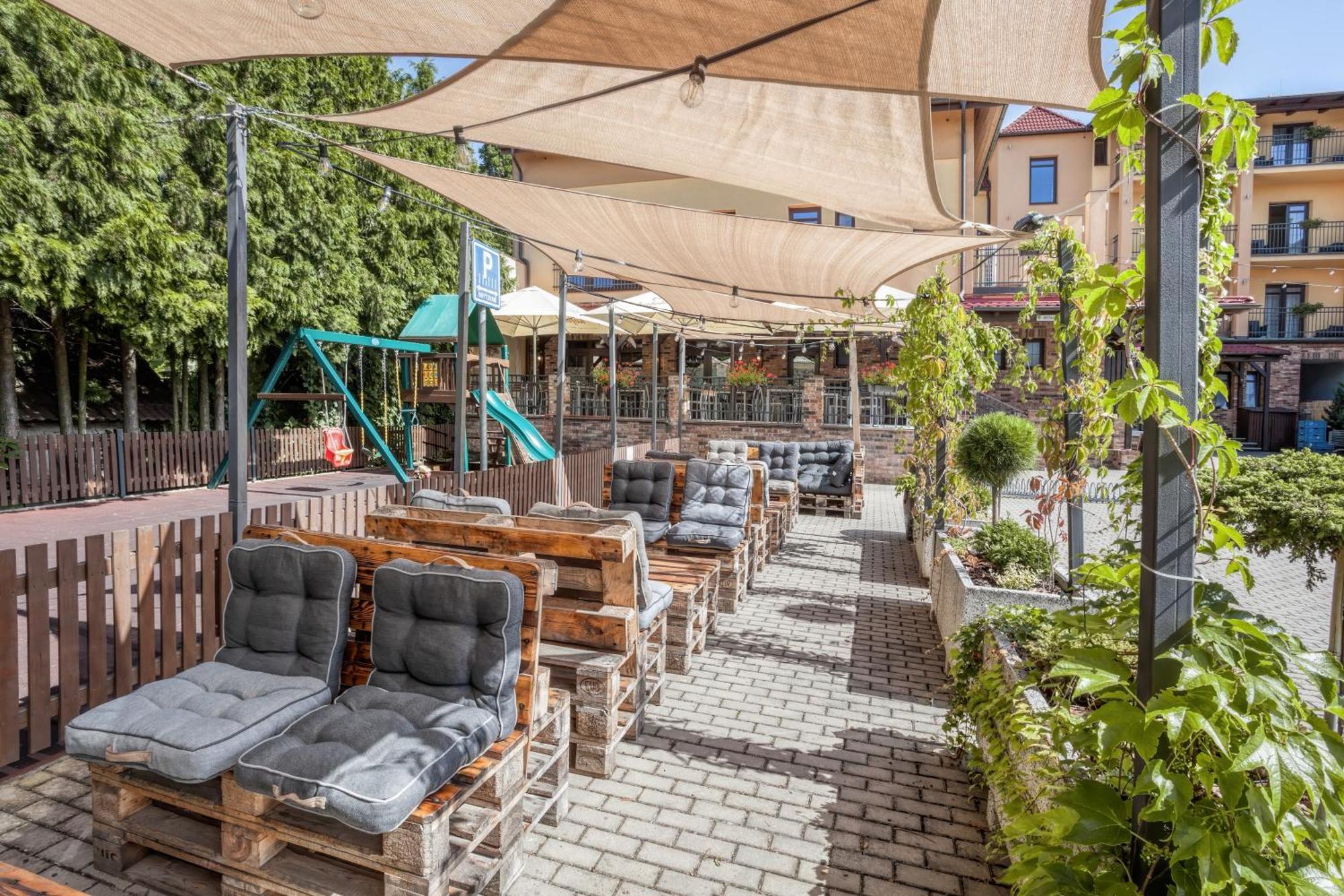 Hotel Lidovy Dum Bzenec Ngoại thất bức ảnh