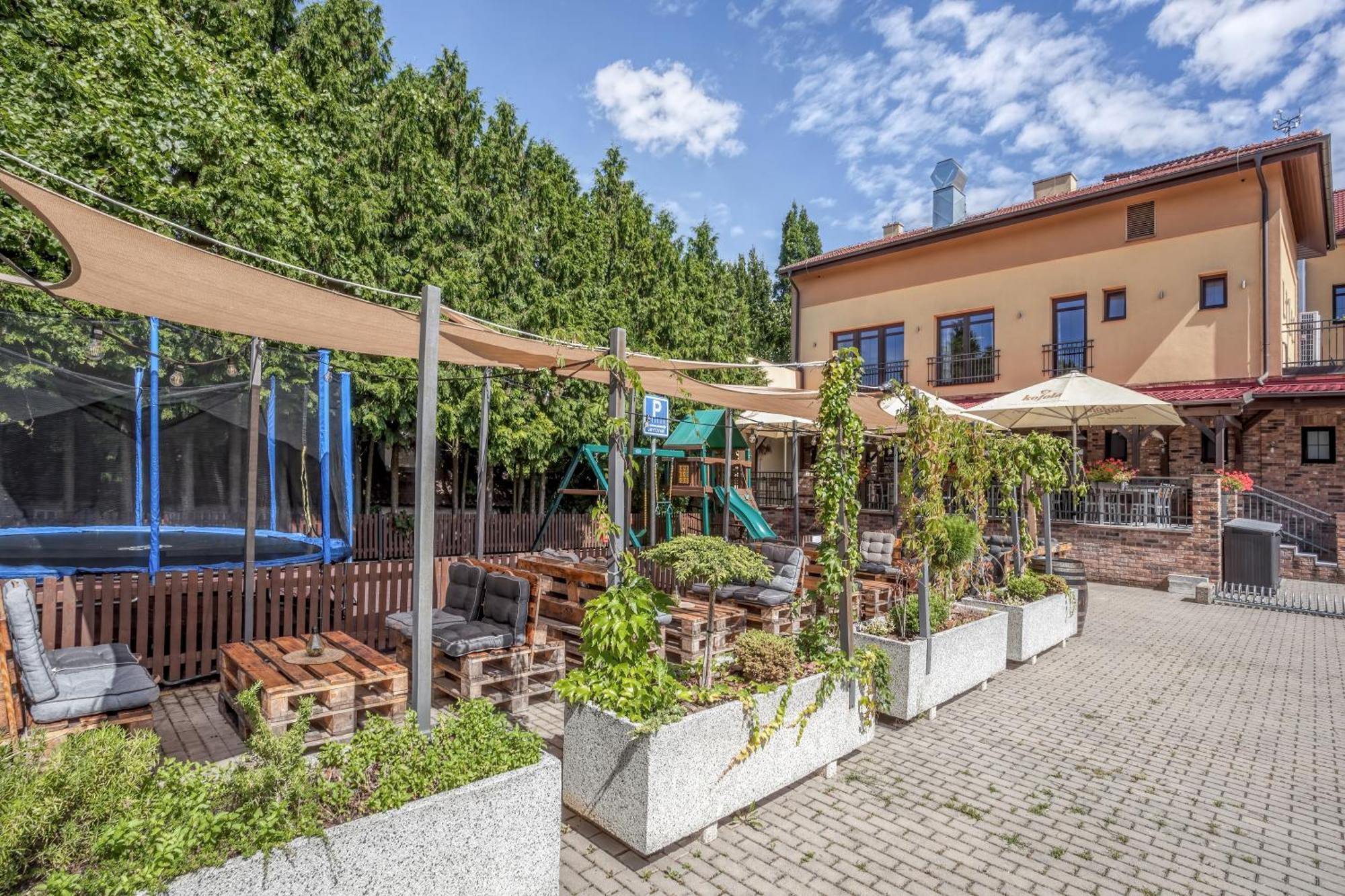 Hotel Lidovy Dum Bzenec Ngoại thất bức ảnh