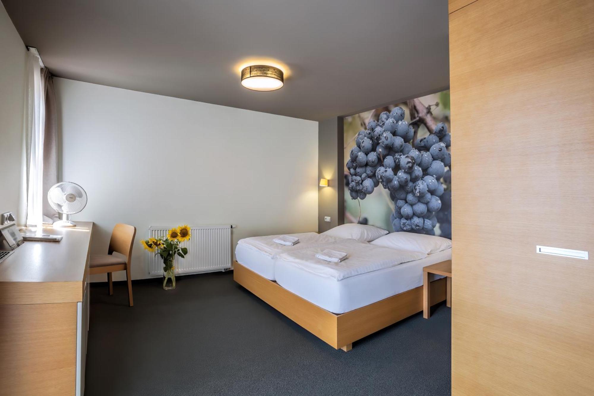 Hotel Lidovy Dum Bzenec Ngoại thất bức ảnh