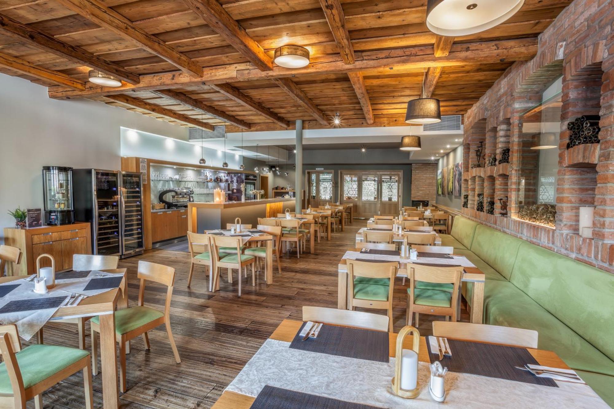 Hotel Lidovy Dum Bzenec Ngoại thất bức ảnh