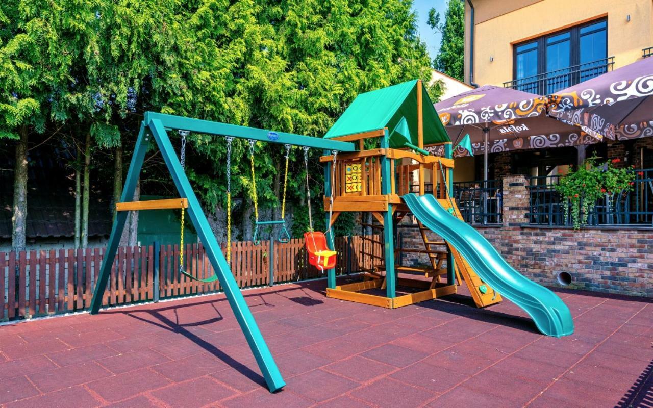 Hotel Lidovy Dum Bzenec Ngoại thất bức ảnh